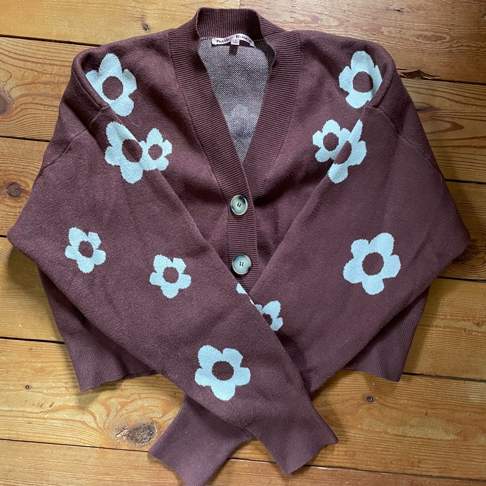 Cropped Flower Cardigan